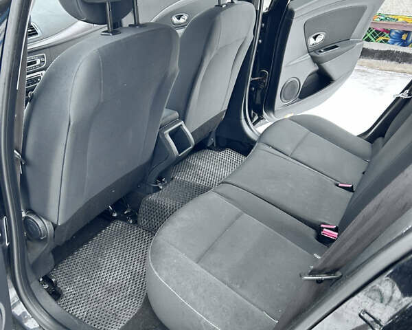 Черный Рено Меган, объемом двигателя 1.46 л и пробегом 262 тыс. км за 9539 $, фото 2 на Automoto.ua