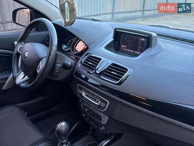 Черный Рено Меган, объемом двигателя 1.46 л и пробегом 300 тыс. км за 8500 $, фото 2 на Automoto.ua