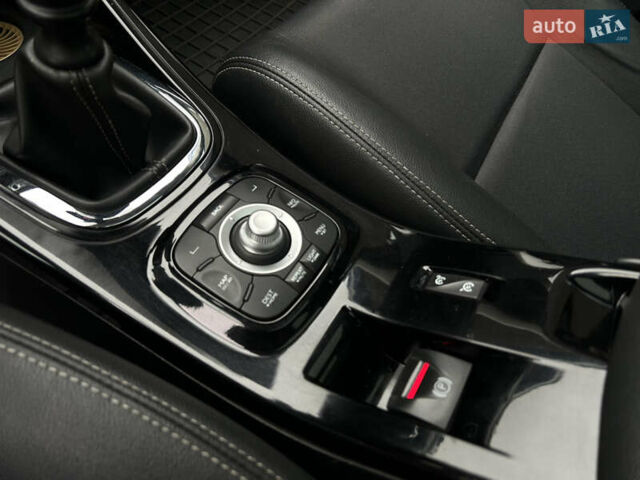 Черный Рено Меган, объемом двигателя 1.5 л и пробегом 216 тыс. км за 8399 $, фото 12 на Automoto.ua