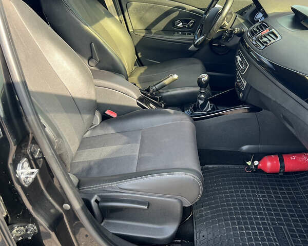Черный Рено Меган, объемом двигателя 1.46 л и пробегом 300 тыс. км за 6700 $, фото 24 на Automoto.ua