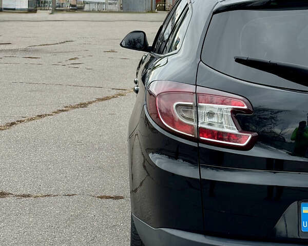 Черный Рено Меган, объемом двигателя 1.5 л и пробегом 240 тыс. км за 8200 $, фото 6 на Automoto.ua