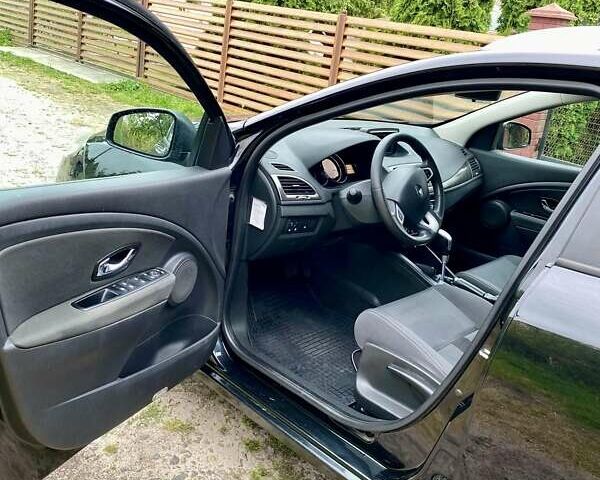 Черный Рено Меган, объемом двигателя 1.46 л и пробегом 216 тыс. км за 7950 $, фото 3 на Automoto.ua