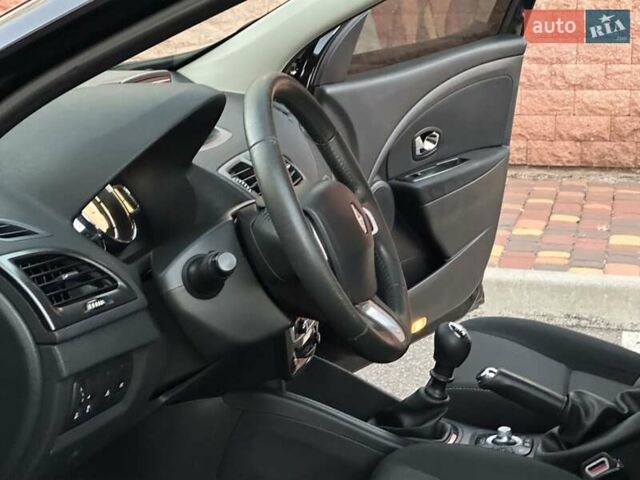Рено Меган 2012 в Николаеве на Automoto.ua Черный Рено Меган, объемом двигателя 1.5 л и пробегом 275 тыс. км за 7700 $, фото 39 на Automoto.ua