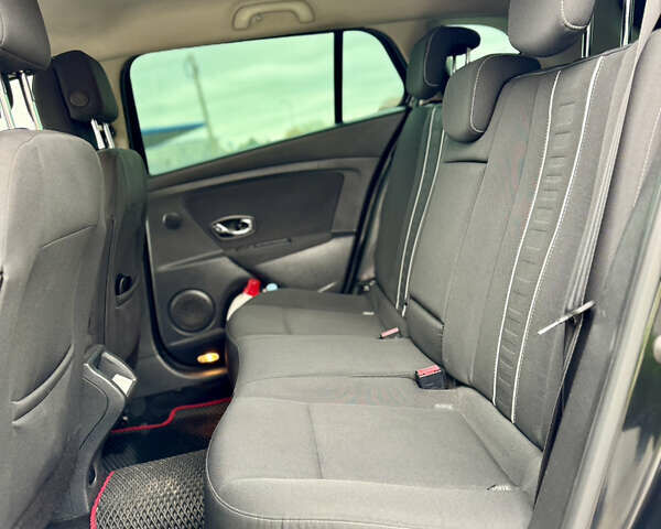 Черный Рено Меган, объемом двигателя 1.5 л и пробегом 240 тыс. км за 8200 $, фото 18 на Automoto.ua