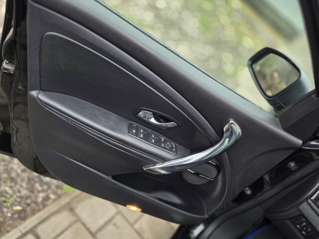 Черный Рено Меган, объемом двигателя 1.5 л и пробегом 197 тыс. км за 8000 $, фото 5 на Automoto.ua