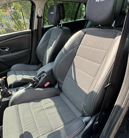 Черный Рено Меган, объемом двигателя 1.5 л и пробегом 210 тыс. км за 9400 $, фото 39 на Automoto.ua