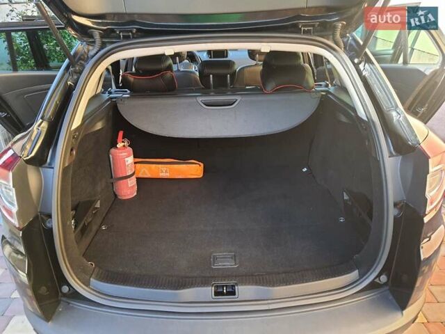 Черный Рено Меган, объемом двигателя 1.46 л и пробегом 200 тыс. км за 10000 $, фото 17 на Automoto.ua