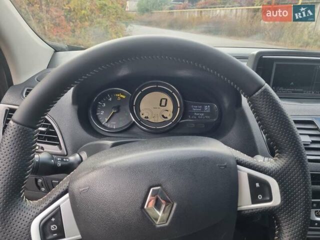Рено Меган 2012 в Черкассах на Automoto.ua Черный Рено Меган, объемом двигателя 1.46 л и пробегом 208 тыс. км за 7650 $, фото 6 на Automoto.ua