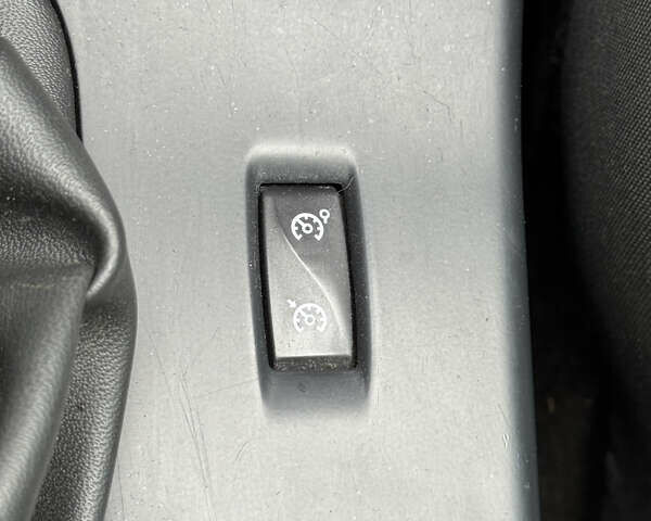 Черный Рено Меган, объемом двигателя 1.5 л и пробегом 240 тыс. км за 8200 $, фото 25 на Automoto.ua