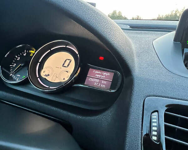 Черный Рено Меган, объемом двигателя 1.46 л и пробегом 260 тыс. км за 7850 $, фото 14 на Automoto.ua