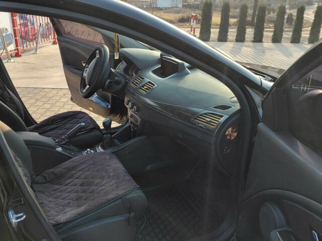 Черный Рено Меган, объемом двигателя 1.5 л и пробегом 240 тыс. км за 6500 $, фото 5 на Automoto.ua