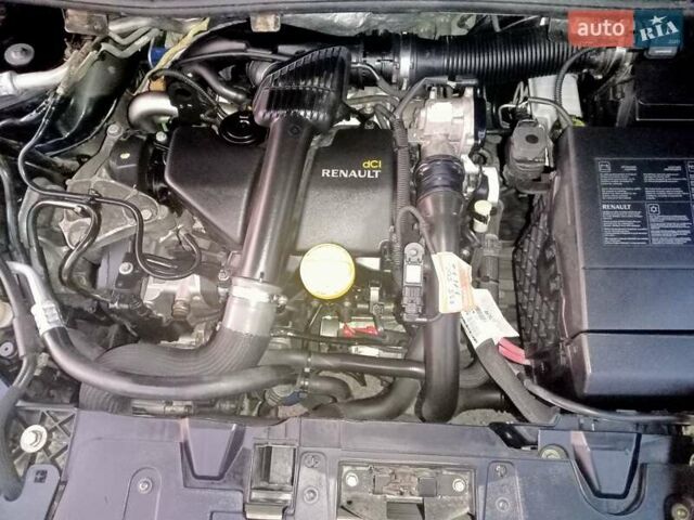 Черный Рено Меган, объемом двигателя 1.5 л и пробегом 228 тыс. км за 7800 $, фото 19 на Automoto.ua
