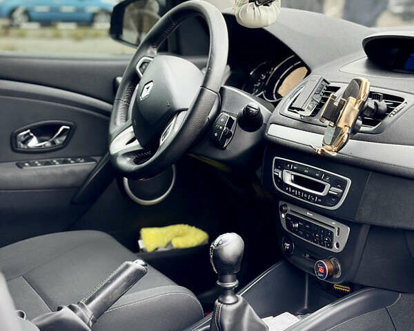 Черный Рено Меган, объемом двигателя 1.5 л и пробегом 240 тыс. км за 8200 $, фото 22 на Automoto.ua