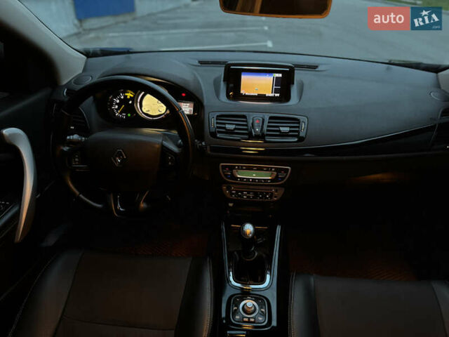 Черный Рено Меган, объемом двигателя 1.5 л и пробегом 214 тыс. км за 7600 $, фото 38 на Automoto.ua