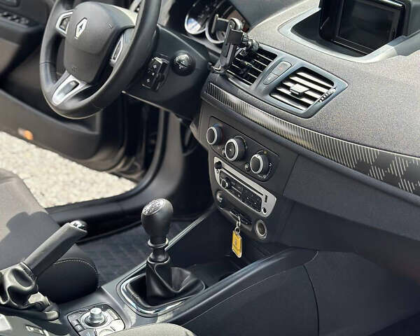 Черный Рено Меган, объемом двигателя 1.46 л и пробегом 273 тыс. км за 8800 $, фото 9 на Automoto.ua