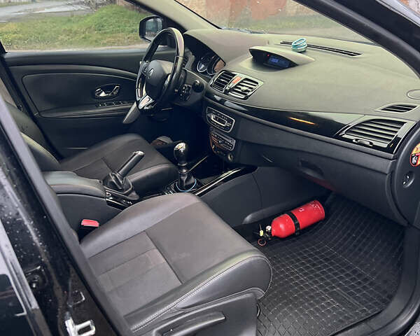 Черный Рено Меган, объемом двигателя 1.46 л и пробегом 280 тыс. км за 7300 $, фото 8 на Automoto.ua