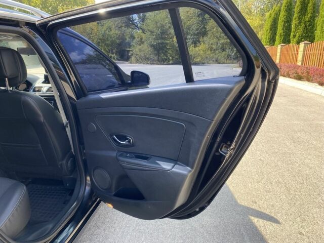 Черный Рено Меган, объемом двигателя 1.5 л и пробегом 274 тыс. км за 7800 $, фото 9 на Automoto.ua