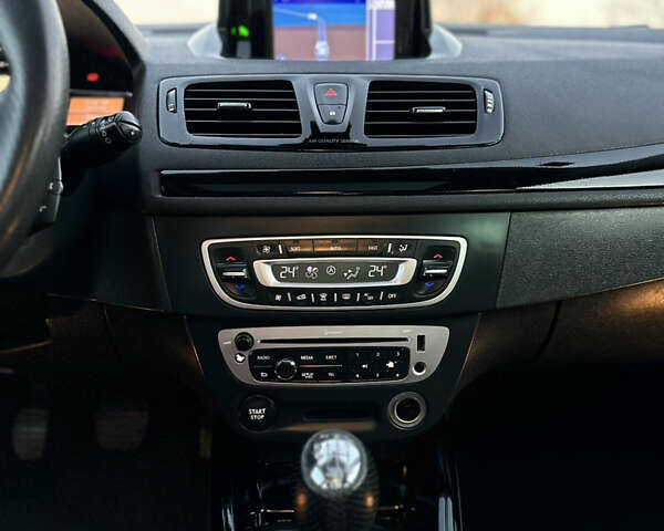 Черный Рено Меган, объемом двигателя 1.5 л и пробегом 270 тыс. км за 8900 $, фото 27 на Automoto.ua