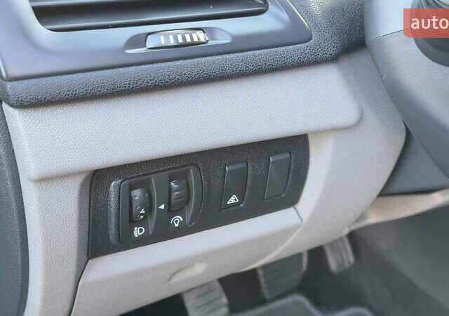 Черный Рено Меган, объемом двигателя 1.6 л и пробегом 199 тыс. км за 7900 $, фото 54 на Automoto.ua