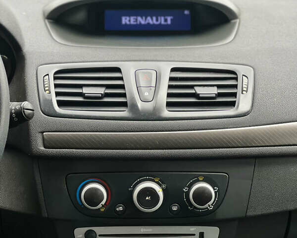 Черный Рено Меган, объемом двигателя 1.46 л и пробегом 221 тыс. км за 8100 $, фото 34 на Automoto.ua