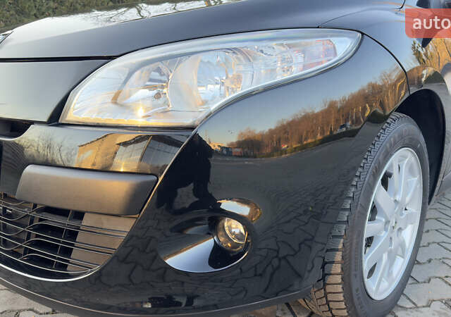 Черный Рено Меган, объемом двигателя 1.6 л и пробегом 199 тыс. км за 7900 $, фото 16 на Automoto.ua