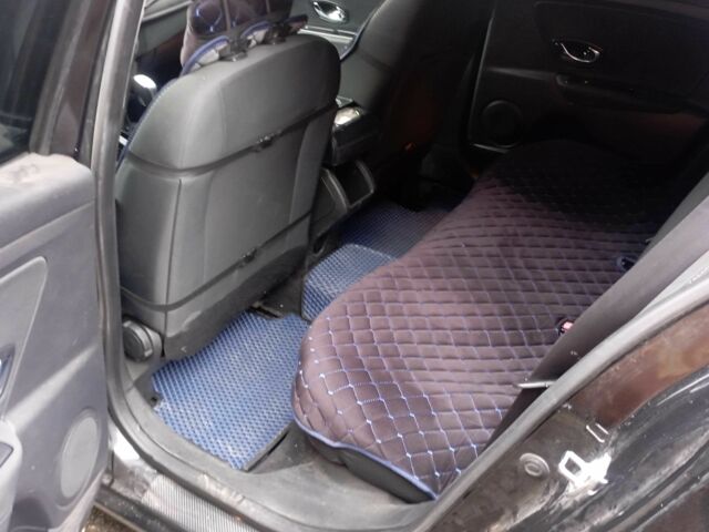 Черный Рено Меган, объемом двигателя 1.5 л и пробегом 260 тыс. км за 7711 $, фото 11 на Automoto.ua