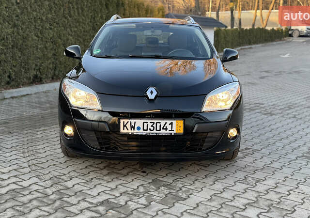 Черный Рено Меган, объемом двигателя 1.6 л и пробегом 199 тыс. км за 7900 $, фото 12 на Automoto.ua