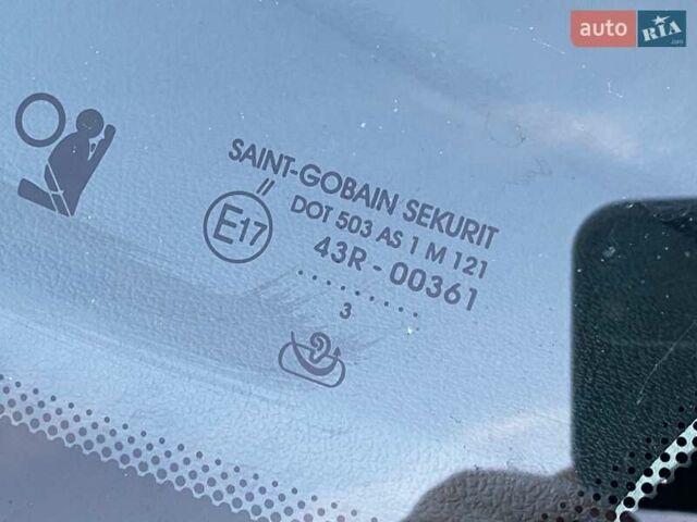 Чорний Рено Меган, об'ємом двигуна 1.46 л та пробігом 219 тис. км за 8499 $, фото 30 на Automoto.ua
