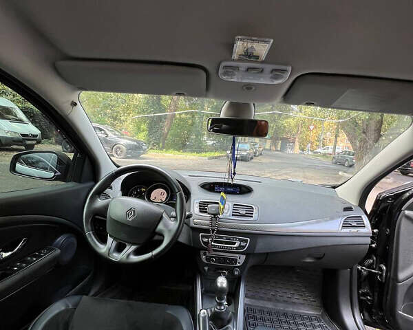 Черный Рено Меган, объемом двигателя 1.5 л и пробегом 266 тыс. км за 7100 $, фото 4 на Automoto.ua