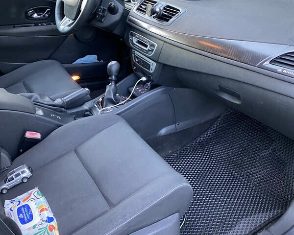 Чорний Рено Меган, об'ємом двигуна 1.46 л та пробігом 211 тис. км за 8600 $, фото 12 на Automoto.ua