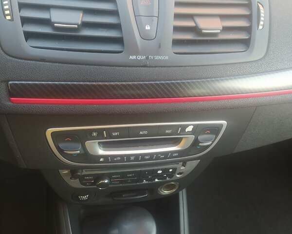 Черный Рено Меган, объемом двигателя 1.5 л и пробегом 188 тыс. км за 8400 $, фото 54 на Automoto.ua