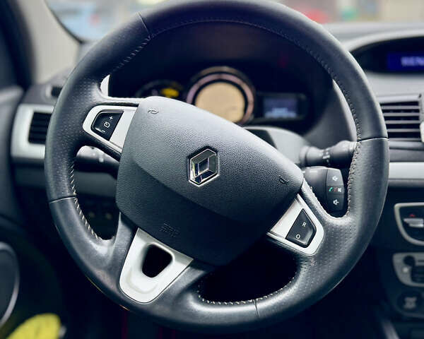 Черный Рено Меган, объемом двигателя 1.5 л и пробегом 240 тыс. км за 8200 $, фото 27 на Automoto.ua