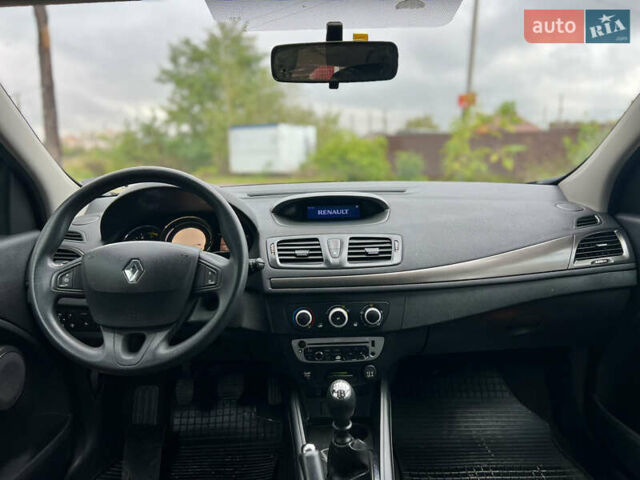 Черный Рено Меган, объемом двигателя 1.46 л и пробегом 221 тыс. км за 8100 $, фото 32 на Automoto.ua