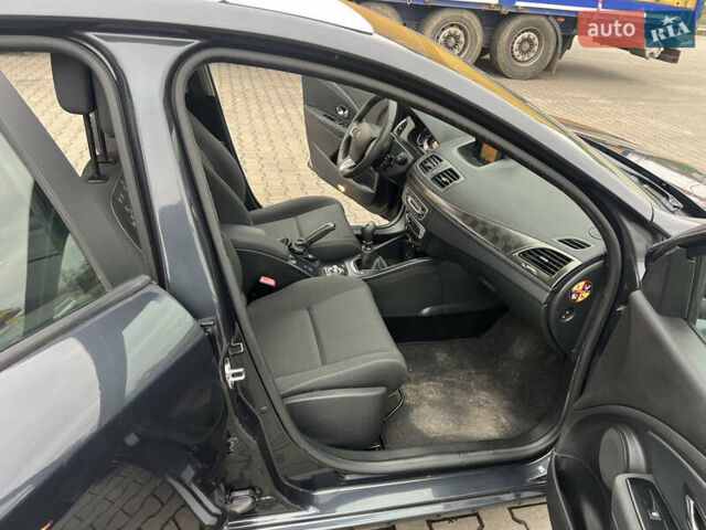 Черный Рено Меган, объемом двигателя 1.5 л и пробегом 233 тыс. км за 8200 $, фото 27 на Automoto.ua