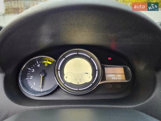 Черный Рено Меган, объемом двигателя 1.46 л и пробегом 238 тыс. км за 8900 $, фото 62 на Automoto.ua