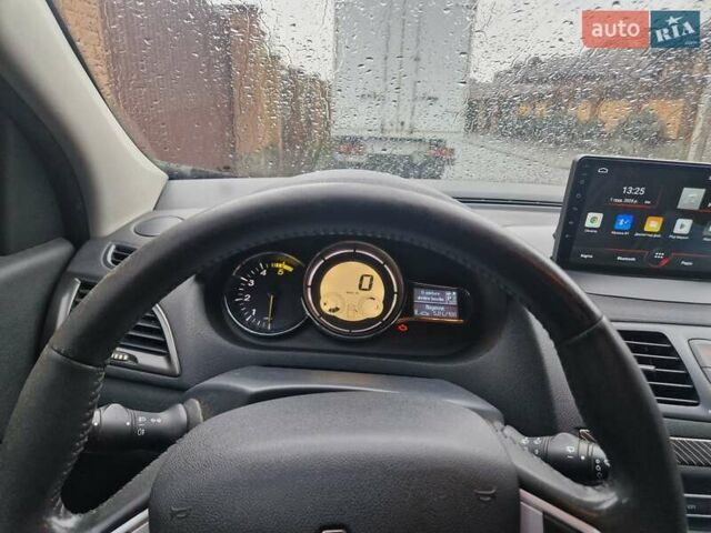 Черный Рено Меган, объемом двигателя 1.46 л и пробегом 296 тыс. км за 7500 $, фото 5 на Automoto.ua