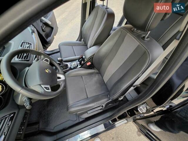 Черный Рено Меган, объемом двигателя 1.46 л и пробегом 238 тыс. км за 8900 $, фото 72 на Automoto.ua
