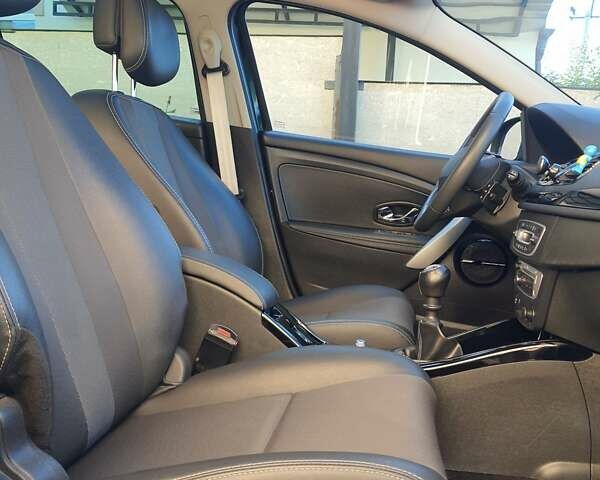 Черный Рено Меган, объемом двигателя 1.46 л и пробегом 200 тыс. км за 10000 $, фото 9 на Automoto.ua