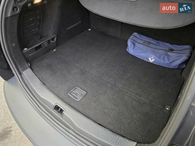 Черный Рено Меган, объемом двигателя 1.46 л и пробегом 238 тыс. км за 8900 $, фото 77 на Automoto.ua