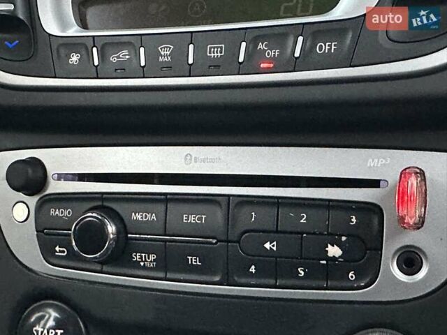 Рено Меган 2012 в Николаеве на Automoto.ua Черный Рено Меган, объемом двигателя 1.5 л и пробегом 275 тыс. км за 7700 $, фото 40 на Automoto.ua