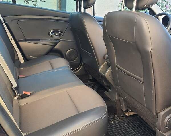 Черный Рено Меган, объемом двигателя 1.46 л и пробегом 200 тыс. км за 10000 $, фото 26 на Automoto.ua