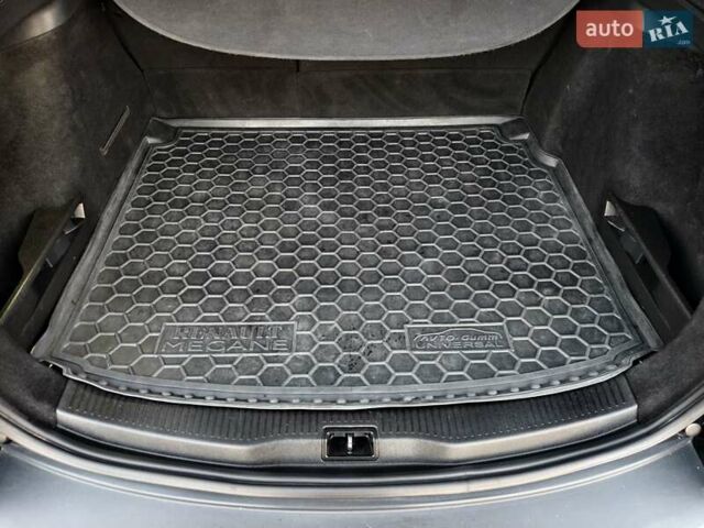 Черный Рено Меган, объемом двигателя 1.4 л и пробегом 187 тыс. км за 7100 $, фото 36 на Automoto.ua