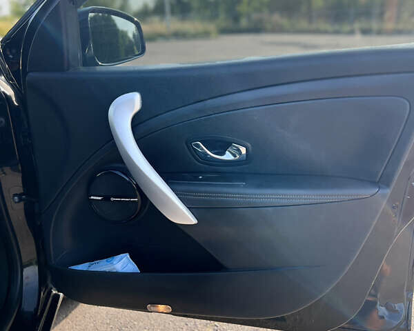 Черный Рено Меган, объемом двигателя 1.46 л и пробегом 300 тыс. км за 6999 $, фото 23 на Automoto.ua