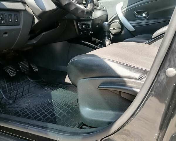 Черный Рено Меган, объемом двигателя 1.46 л и пробегом 219 тыс. км за 8100 $, фото 12 на Automoto.ua