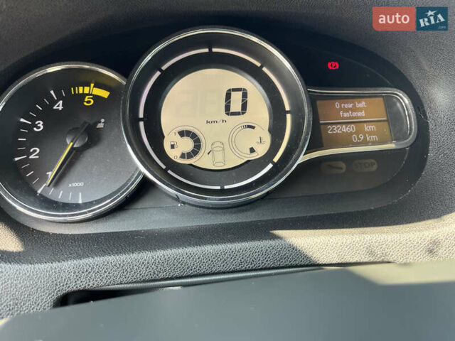 Рено Меган 2012 у Барышевке на Automoto.ua Чорний Рено Меган, об'ємом двигуна 1.5 л та пробігом 240 тис. км за 7800 $, фото 6 на Automoto.ua