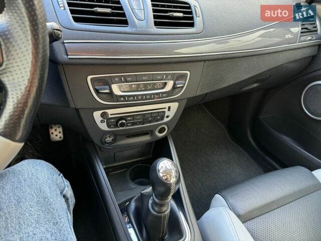 Черный Рено Меган, объемом двигателя 1.5 л и пробегом 242 тыс. км за 9150 $, фото 32 на Automoto.ua