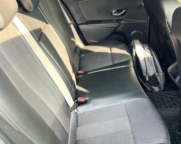 Черный Рено Меган, объемом двигателя 1.46 л и пробегом 300 тыс. км за 6999 $, фото 27 на Automoto.ua