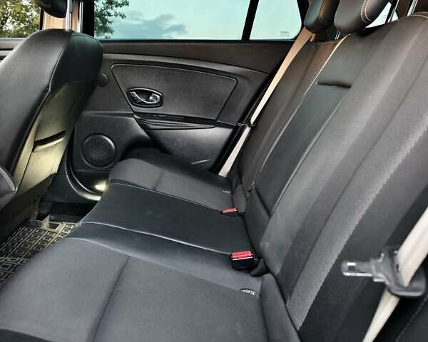 Черный Рено Меган, объемом двигателя 1.4 л и пробегом 187 тыс. км за 7100 $, фото 30 на Automoto.ua