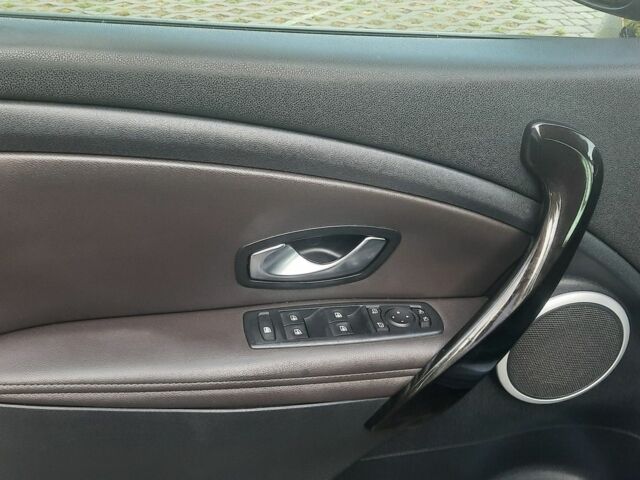 Черный Рено Меган, объемом двигателя 0 л и пробегом 280 тыс. км за 7500 $, фото 3 на Automoto.ua