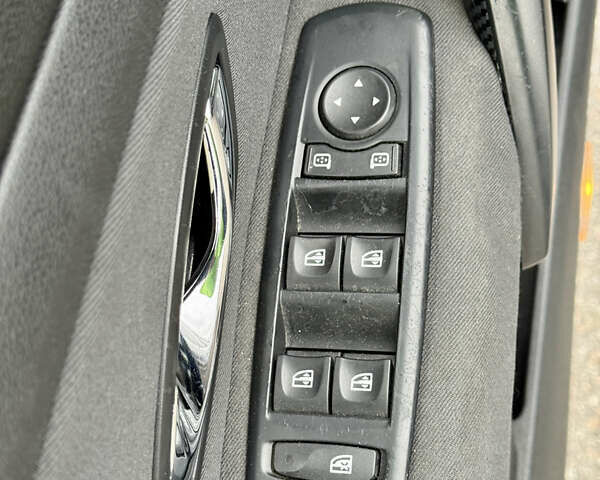 Черный Рено Меган, объемом двигателя 1.5 л и пробегом 240 тыс. км за 8200 $, фото 23 на Automoto.ua